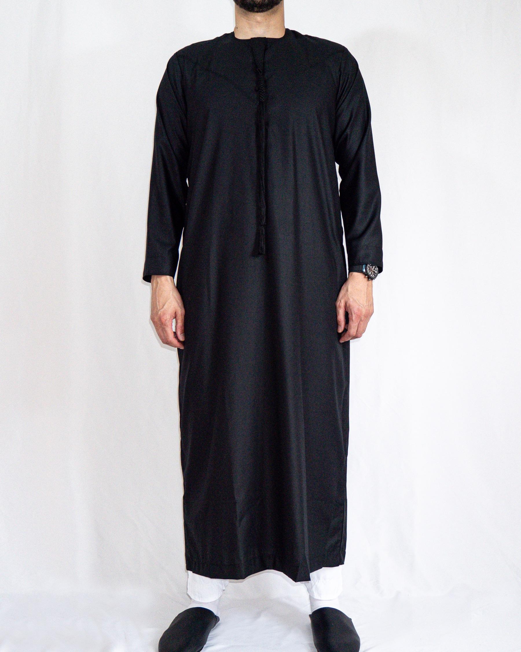 qamis emirati noir avant
