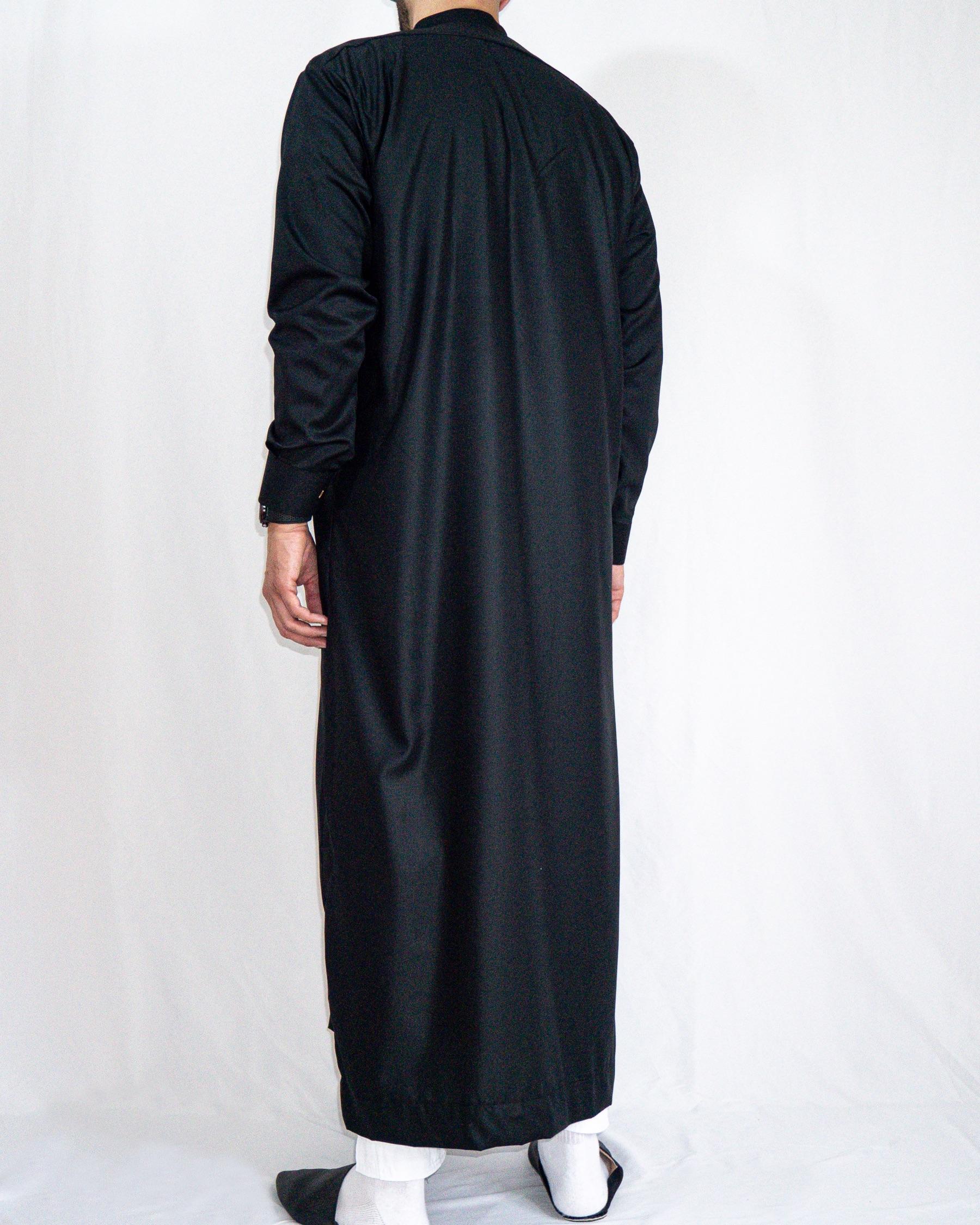 Qamis Qatari