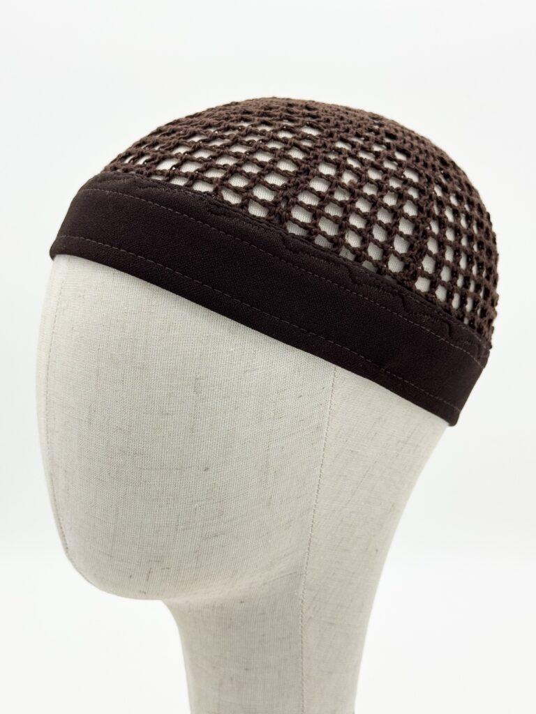 Chéchia Égyptienne Artisanale – Tricotée à la Main avec Élégance