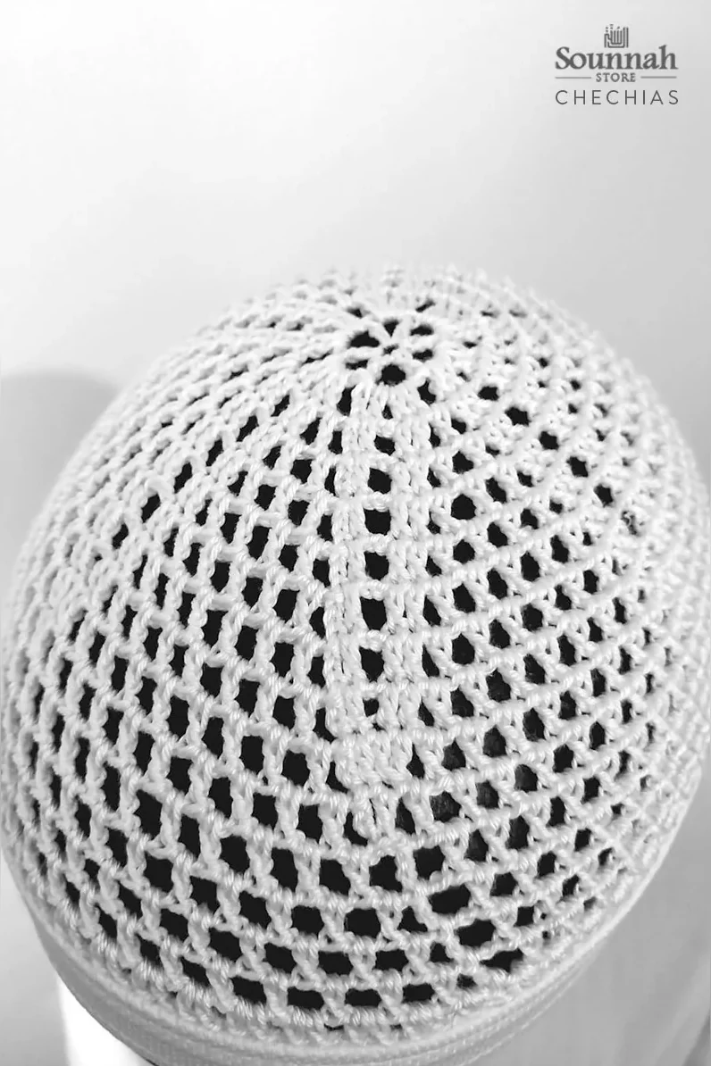 Chechia blanche avec bande Réf : 685