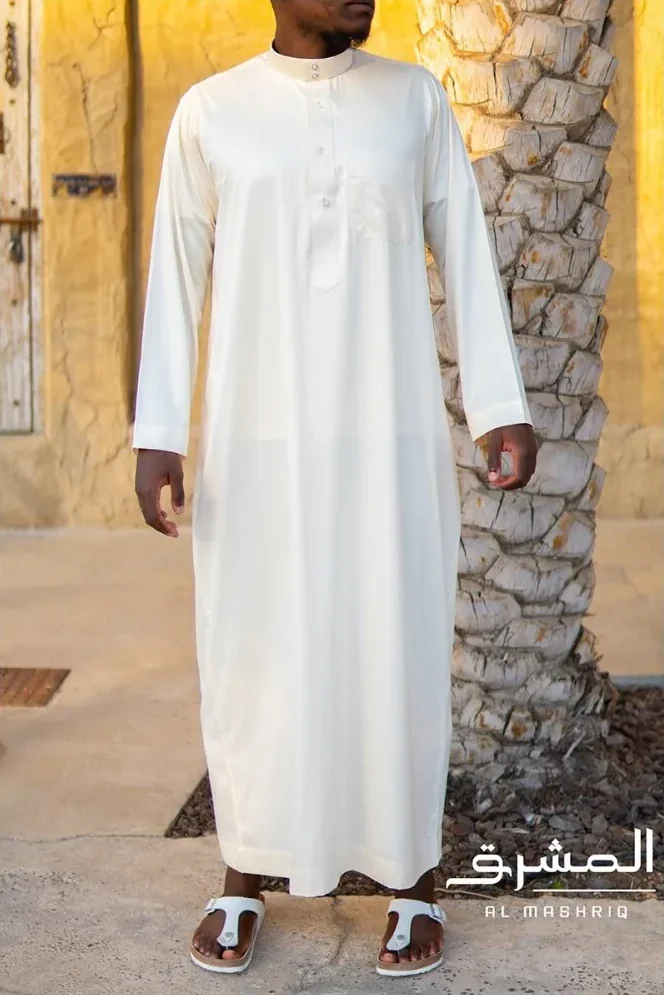 Qamis saoudien blanc cassé Al mashriq